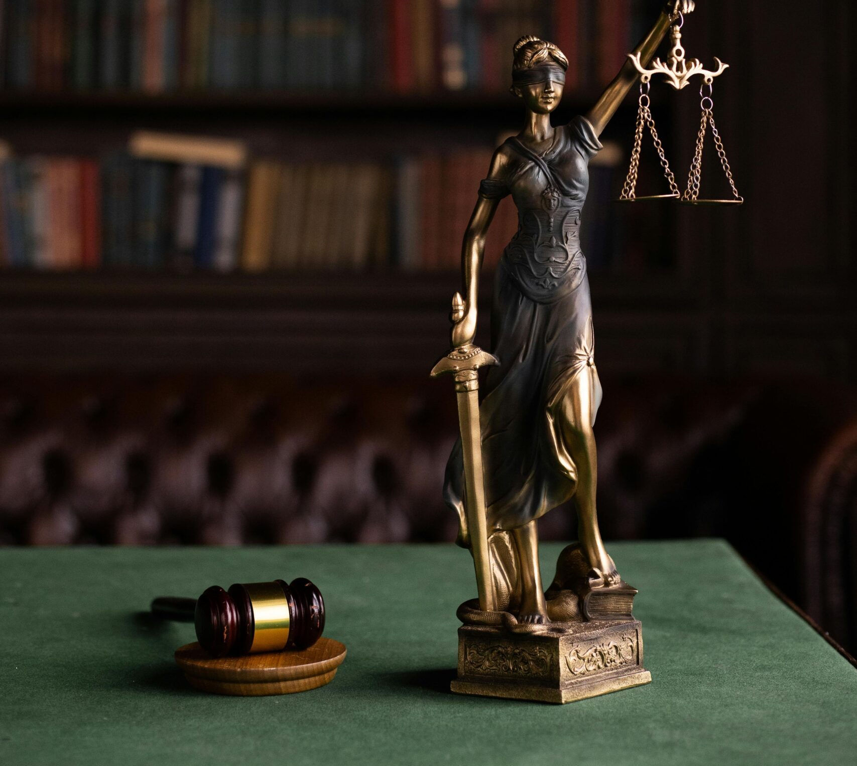 العلاقة بين الإدارة والمواطن في القانون الإداري المغربي